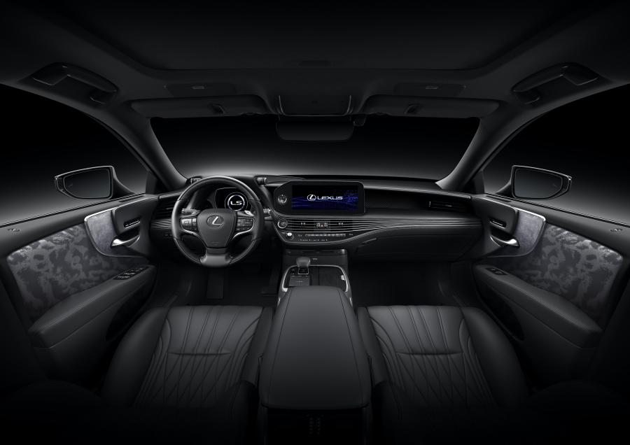 Торпедо Lexus LS500h AWD 2020 года  (WW) (фото 27 из 27)
